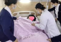 32岁女子腹痛、呕吐，检查竟是巨大囊肿扭转，专家：健康体检不可忽视！